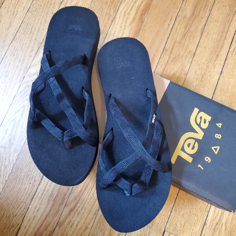 Teva Olowahu Flip Flops